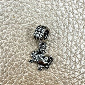 Helzberg Diamonds - Sterling 925 Crab with Rhinestones